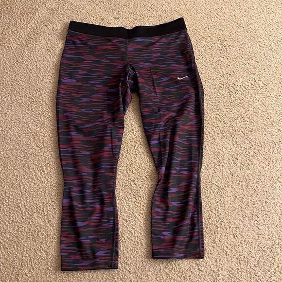 Nike Dri Fit Capris L - Picture 1 of 3
